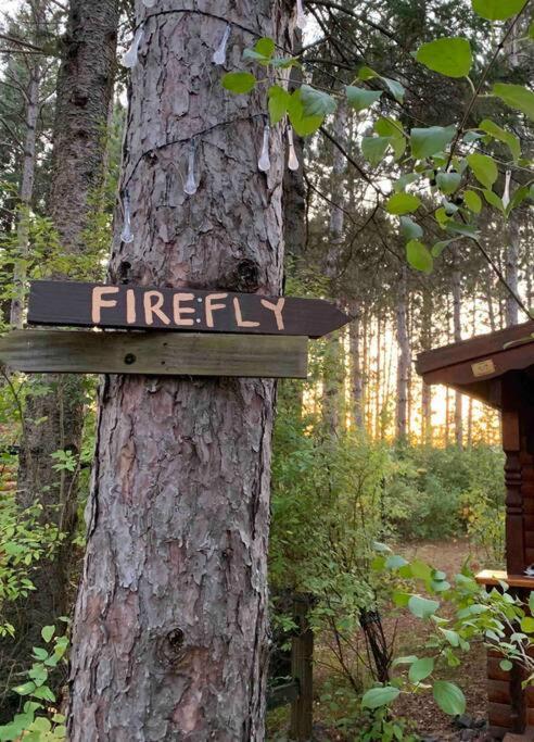 Fancy Fireflies Cabin เฮย์วาร์ด ภายนอก รูปภาพ